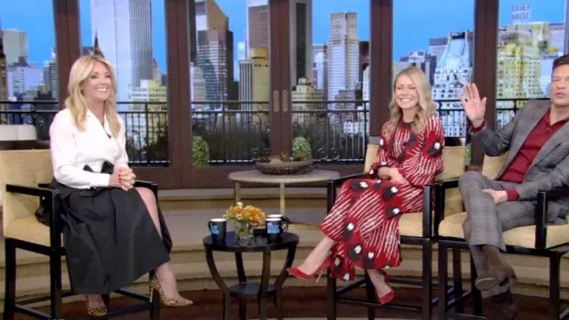 Carolina Herrera Jupe à ceinture haute en coton à fente élevée portée par Jane Krakowski comme vu en LIVE avec Kelly et Ryan le 10 janvier 2023