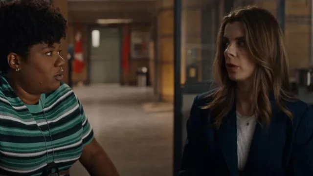 Theory Etiennette Blazer worn by Det. Samantha Wazowski (Meredith MacNeill) as seen in Pretty Hard Cases (S03E02)