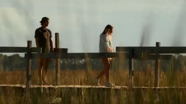Gola Baseline Savanna Sneaker usada por Sarah Cameron (Madelyn Cline) como se ve en Outer Banks (S02E07)