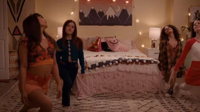 Cotton On Peekaboo Cardigan worn by Abby Littman (Katie Douglas) as seen in Ginny & Georgia (S02E10)