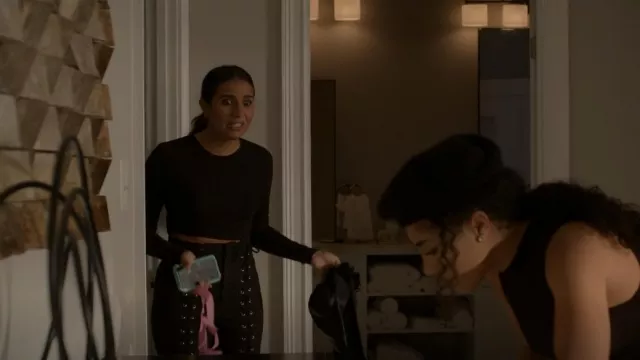 Commando Studio Rib Long Sleeve Crop Top In Black worn by Raquel Navarro (Analisa Velez) as seen in The Game (S02E06)