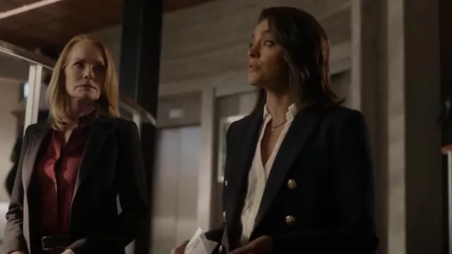 L’Agence Kenzie Blazer à double poitrine porté par Allie Rajan (Mandeep Dhillon) vu dans CSI: Vegas (S02E11)