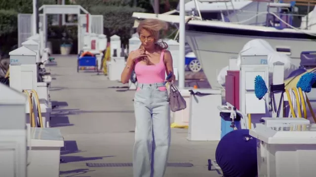 Maison Margiela découpe d’un jean large porté par Lisa Hochstein vu dans The Real Housewives of Miami (S05E08)