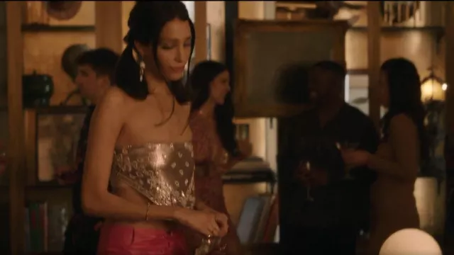 L'Afshar Eva Crushed Ice Top-Handle Bag in Rose worn by Luna La (Zión Moreno) as seen in Gossip Girl (S02E09)
