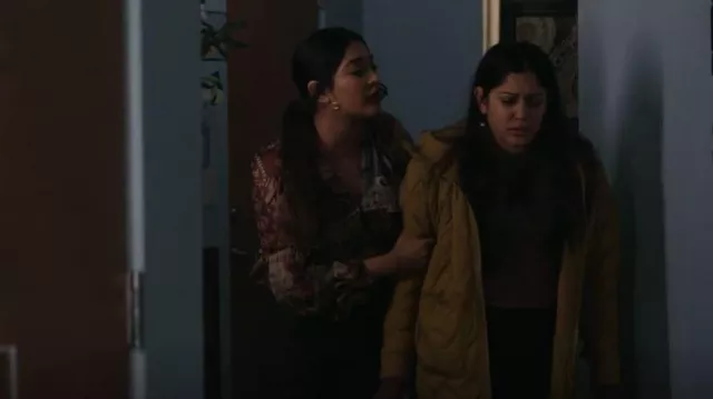 Free People Pria Chaqueta globo empacable usada por Padma Devi (Aneesha Joshi) como se ve en The Resident (S06E11)