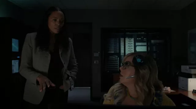 Veste Rag & Bone Herringbone Slade portée par le Dr Tara Lewis (Aisha Tyler) vue dans Criminal Minds (S16E07)