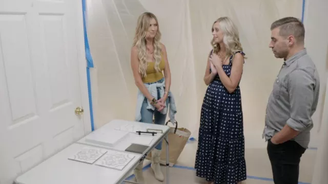 Christian Brands MR643 Ultimate Blank Bag worn by Christina El Moussa as seen in Christina in the Country (S01E02)