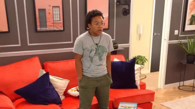 Re­spect Earth Graph­ic Tee worn by Tasia Lesley as seen in The Circle (S05E07)