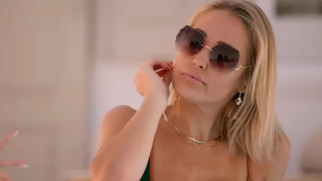 Alexa Leigh Double Down Layering Chain Collar usado por Mary Fitzgerald como se ve en Selling Sunset (S05E01)