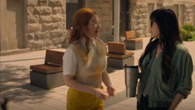 Tasse de voyage sous vide Stanley Stainless Steel Adventure 40-Oz. portée par Marissa Wong (Grace Lynn Kung) vue dans Wong & Winchester (S01E01)