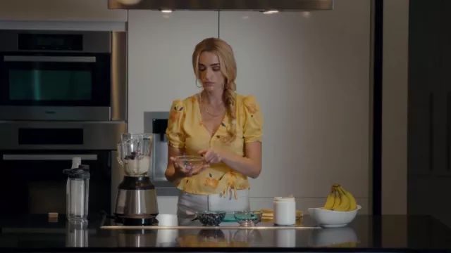 ASTR The Label Yellow Floral Printed Top worn by Georgia Miller (Brianne Howey) as seen in Ginny & Georgia (S02E01)