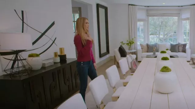 Jeans J Brand Natasha Sky High Crop portés par Chrishell Stause comme on le voit dans Selling Sunset (S05E03)