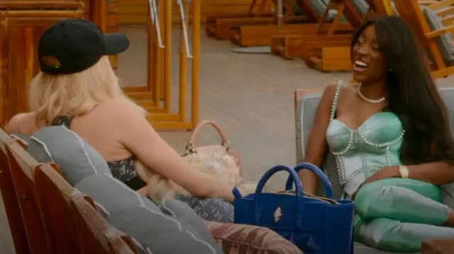 Sac Louis Vuitton Capucines porté par Chelsea Lazkani vu dans Selling Sunset (S05E05)