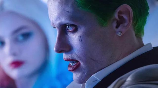 Boucles d’oreilles portées par le Joker (Jared Leto) dans Suicide Squad