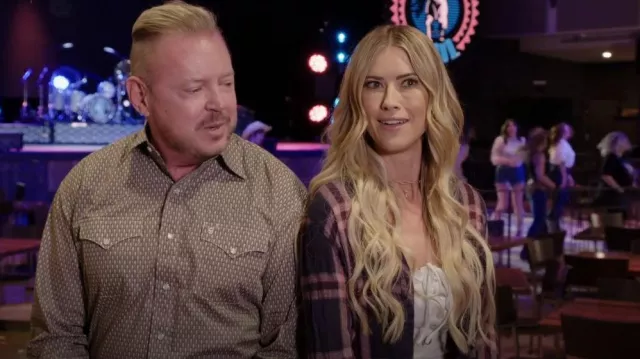 Rails Hunter Admiral/ Cranberry Melange Flannel worn by Christina El Moussa as seen in Christina in the Country (S01E03)