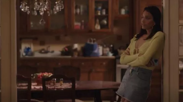 Cardigan brodé Blumarine porté par Luna La (Zión Moreno) vu dans Gossip Girl (S02E10)