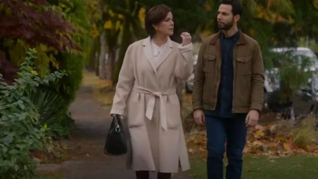 Givenchy Antig­o­na Medi­um Leather Tote worn by Margaret (Marcia Gay Harden) as seen in So Help Me Todd (S01E10)