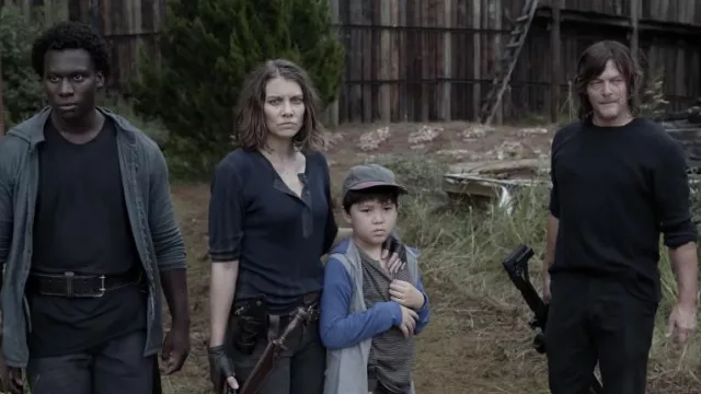 T-shirt noir à manches longues porté par Daryl Dixon (Norman Reedus) comme on le voit dans The Walking Dead Wardrobe (saison 11)