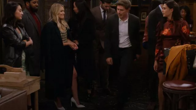 GIANVITO ROSSI Leather Bari Pumps 105 worn by Sophie (Hilary Duff) as seen in How I Met Your Father (S02E01)