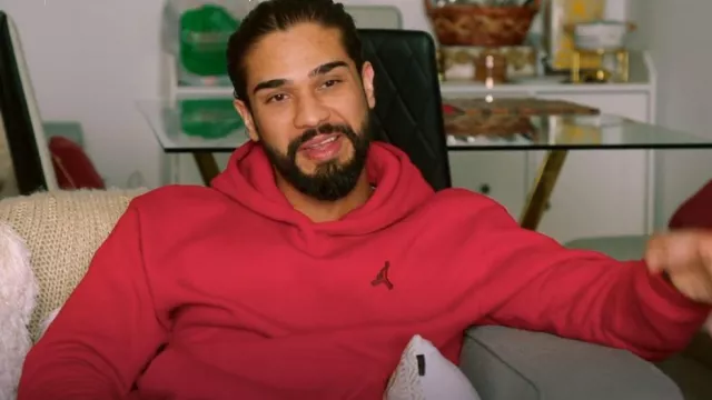 Jordan Es­sen­tials Fleece Pullover Hood­ie worn by Shreyas Mehta as seen in Love Without Borders (S01E04)