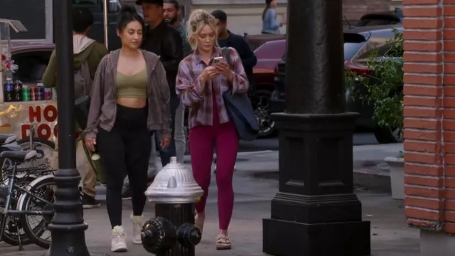 Birkenstock Taupe Suede Leather worn by Sophie (Hilary Duff) as seen in How I Met Your Father (S02E02)