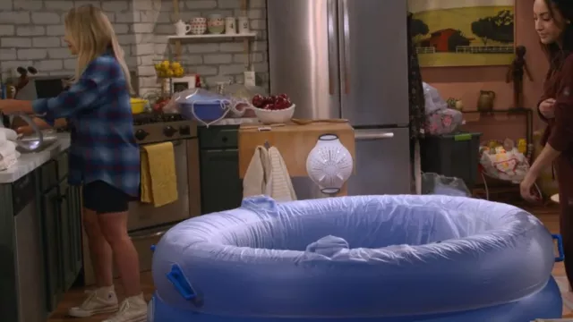 BP. Boyfriend Plaid Button-up Shirt In Blue worn by Sophie (Hilary Duff) as seen in How I Met Your Father (S02E02)