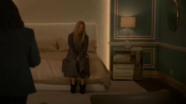 Ugg Scuffette Slippers worn by Micah Keith (Kate Hudson) as seen in Truth Be Told (S02E04)