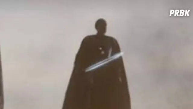 La sabre noir Legacy utilisé par Moff (Giancarlo Esposito) dans la série The Mandalorian (Saison 2 Episode 8)