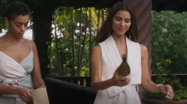 Robe gilet Zara portée par Elena Roarke (Roselyn Sánchez) vue dans Fantasy Island (S01E06)