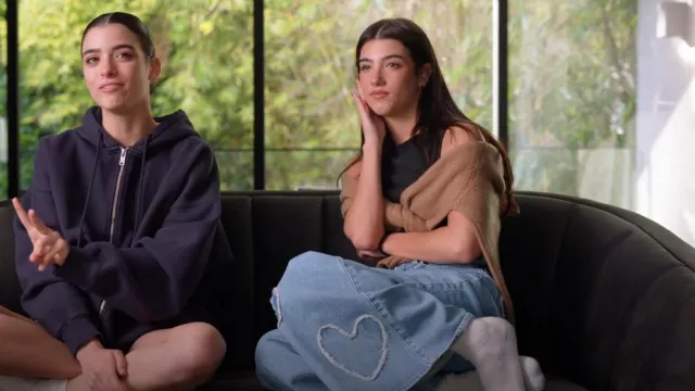 Hollister Social Tourist Highest Rise Baggy Heart Patch Jeans worn by Charli D'Amelio as seen in The D'Amelio Show (S02E03)