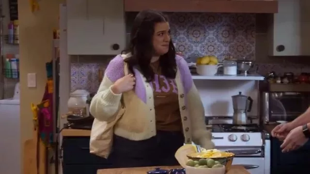 Pieces Colour Block Cardi­gan worn by Mayan (Mayan Lopez) as seen in Lopez vs. Lopez (S01E10)