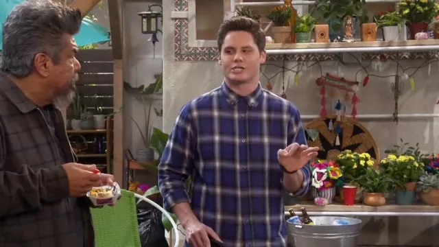 Slate & Stone Check Flan­nel Shirt worn by Quinten (Matt Shively) as seen in Lopez vs. Lopez (S01E10)