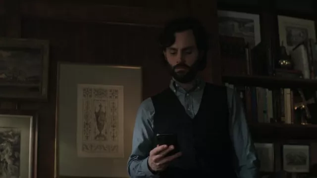 Repeat Cashmere Men's Buttoned Sweater Vest worn by Joe Goldberg (Penn Badgley) as seen in You (S04E02)