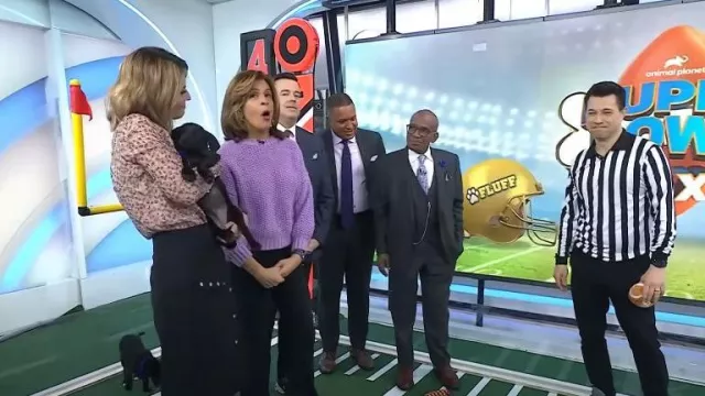 Tibi Snap Pencil Skirt worn by Savannah Guthrie as seen in Today  on February 9, 2023