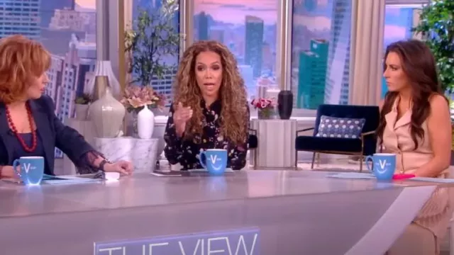 Alice + Olivia Meri Cropped Blazer Top worn by Alyssa Farah as seen in The View on February 15, 2023