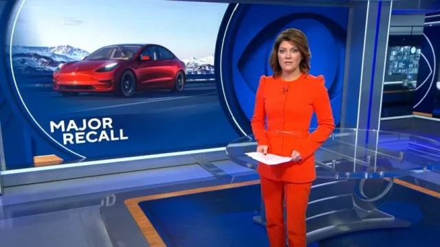 Sportmax Stecca Jersey Jacket worn by Norah O'Donnell as seen in CBS Evening News on February 16, 2023