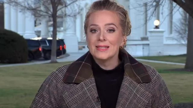 Manteau à carreaux NVLT Glen porté par Christina Ruffini vu dans CBS Mornings le 19 février 2023