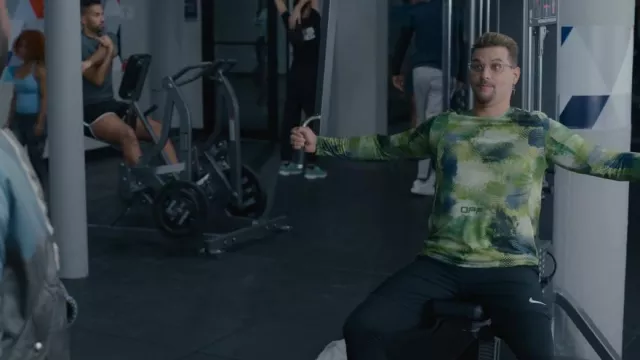 Short de course Nike Challenger 2-en-1 porté par Todd Ames (Will Stout) comme on le voit dans Partner Track (S01E09)