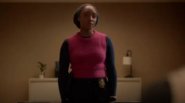 Rag & Bone Edith Sweater Vest usado por Faith Mitchell (Iantha Richardson) como se ve en Will Trent (S01E07)