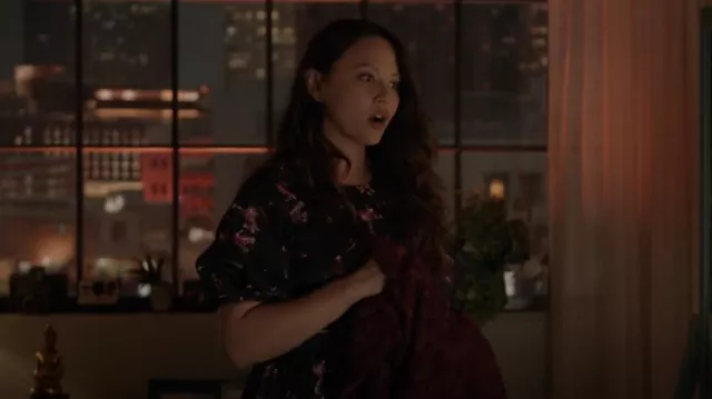 AllSaints Asta Vimur Floral Linen & Silk Maxi Skirt usada por Lucy Chen (Melissa O'Neil) como se ve en The Rookie (S05E10)