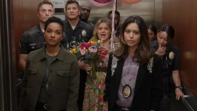 Chaqueta de camisa recortada Easton usada por Nyla Harper (Mekia Cox) como se ve en The Rookie (S05E12)