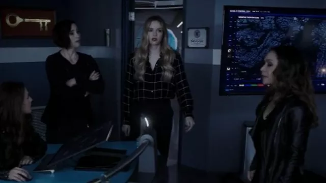 Banana Republic Dillon Classic-Fit Flannel Shirt in Black Plaid worn by Caitlin Snow (Danielle Panabaker) as seen in The Flash (S08E04)