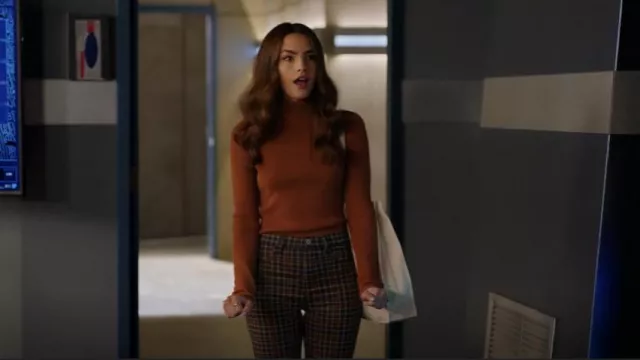 Maeve Button-Sleeve Turtleneck in Pecan worn by Allegra Garcia (Kayla Compton) as seen in The Flash (S08E07)