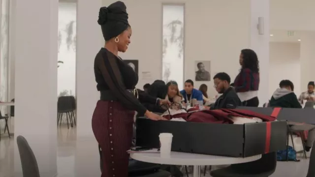 Jonathan Simkhai Ashton Patchwork Patchwork Rib Knit Skirt usada por Amara Patterson (Kelly Jenrette) como se ve en All American: Homecoming (S02E12)