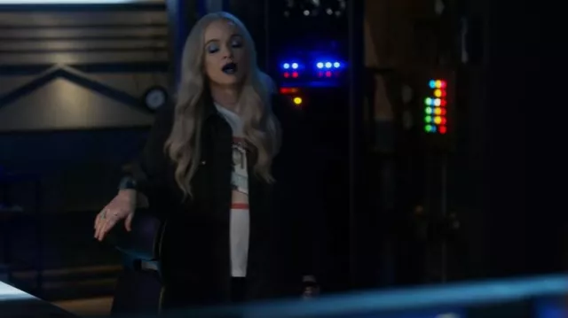Zara Pocket Denim Overshirt worn by Caitlin Snow (Danielle Panabaker) as seen in The Flash (S08E12)