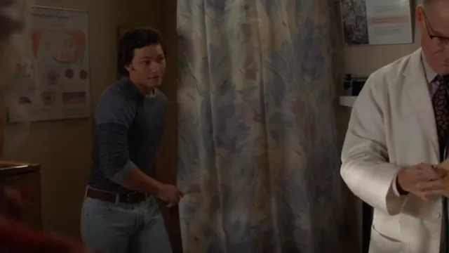 Wrangler Cowboy Cut Original Fit Jean porté par Georgie Cooper (Montana Jordan) vu dans Young Sheldon (S06E11)