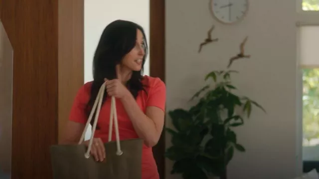 Out of the Wood Pure Cord Shopper worn by Kate Foster (Catherine Reitman) as seen in Workin' Moms(S07E01)