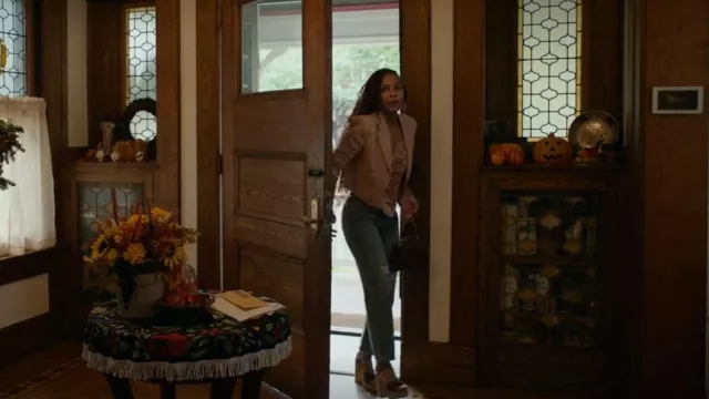 Kut de la pierna recta Kloth Christine High Rise usada por Camille Parks (Meagan Good) vista en Harlem (S02E06)
