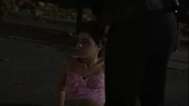 Charlie Holiday Madonna Underwire Top porté par Stella Gigante (Lucy Fry) vu dans Le Parrain de Harlem (S03E05)