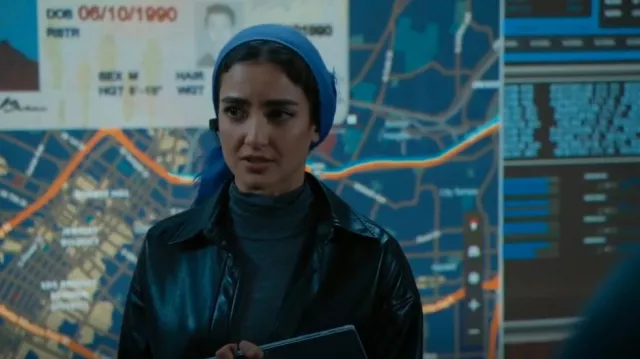 J Crew Tissue Turtleneck porté par l’agent spécial Fatima Namazi (Medalion Rahimi) comme on le voit dans NCIS: Los Angeles (S14E13)